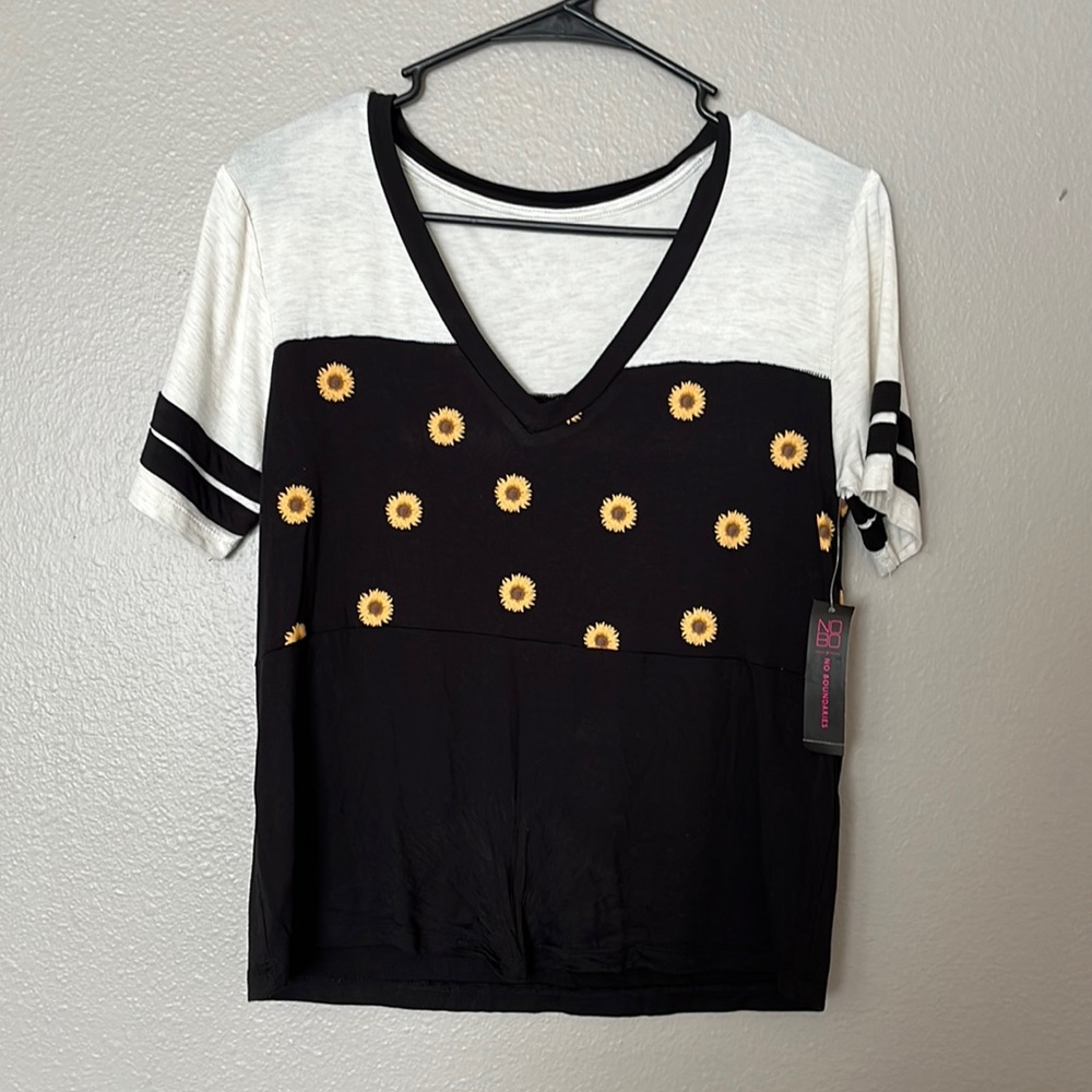 5/$20❤️ nwt sunflower top